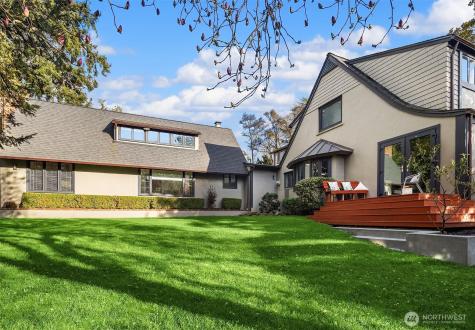 3530 W Laurelhurst Drive NE Seattle WA 98105