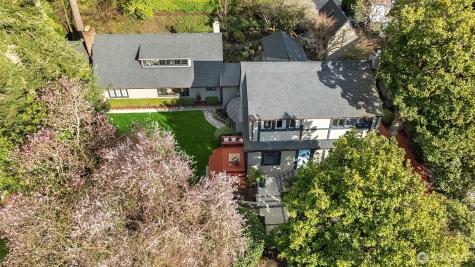3530 W Laurelhurst Drive NE Seattle WA 98105