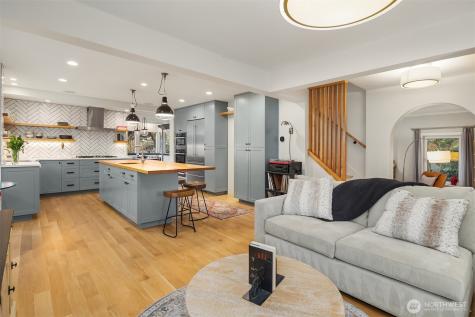 3530 W Laurelhurst Drive NE Seattle WA 98105