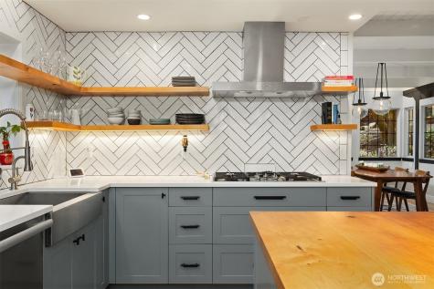 3530 W Laurelhurst Drive NE Seattle WA 98105