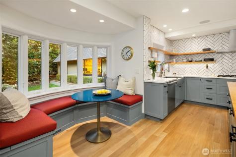 3530 W Laurelhurst Drive NE Seattle WA 98105