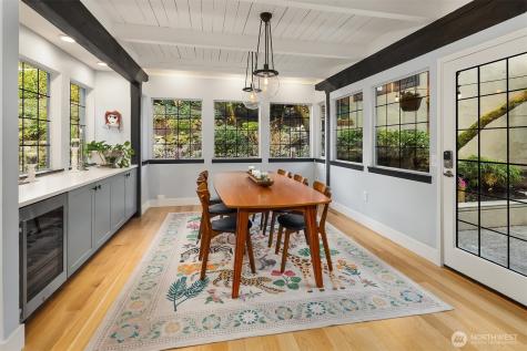 3530 W Laurelhurst Drive NE Seattle WA 98105