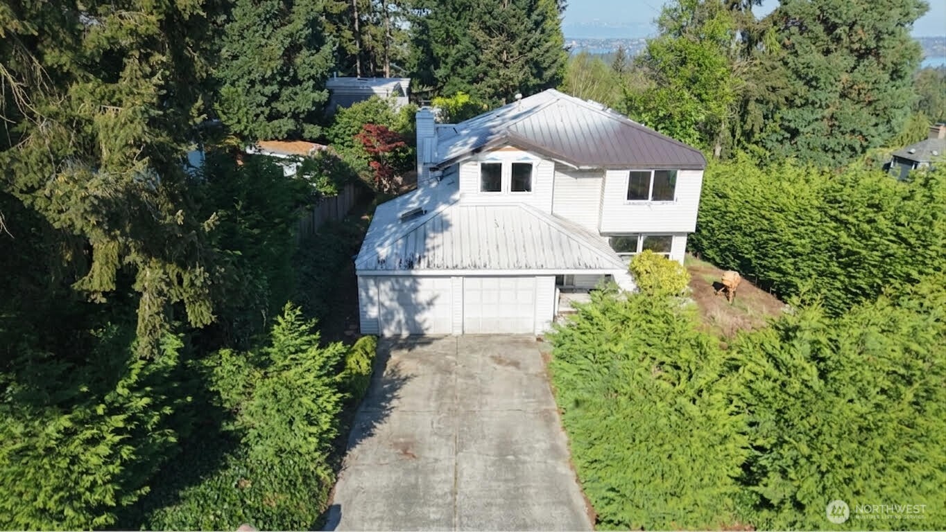 2915 98th Avenue NE Clyde Hill WA 98004