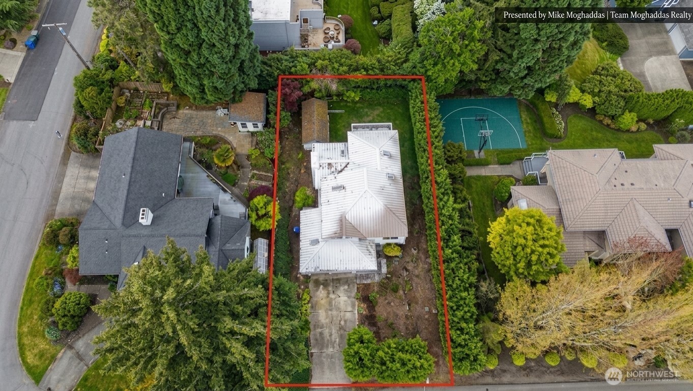 2915 98th Avenue NE Clyde Hill WA 98004