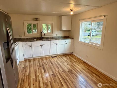 1623 Cooper Street S Westport WA 98595