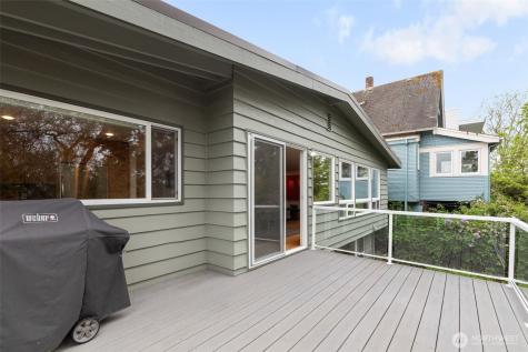 3437 13th Avenue W Seattle WA 98119