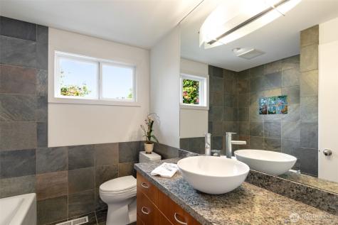 3437 13th Avenue W Seattle WA 98119