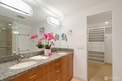 3437 13th Avenue W Seattle WA 98119