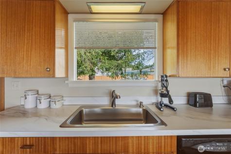 950 SE 12th Street College Place WA 99324