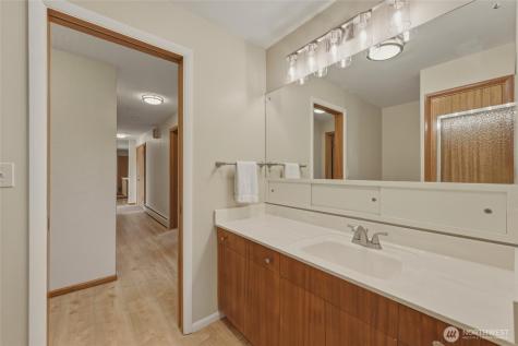 950 SE 12th Street College Place WA 99324