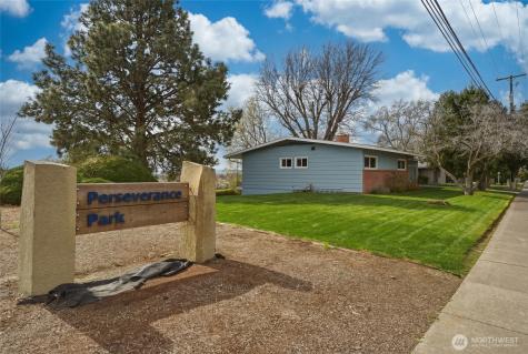 950 SE 12th Street College Place WA 99324