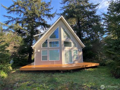 169 Octopus Avenue NE Ocean Shores WA 98569