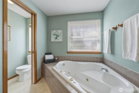 6304 57th Place SE Lacey WA 98513