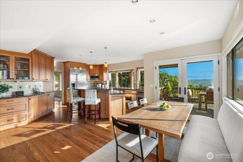 8297 SE 82nd Street Mercer Island WA 98040