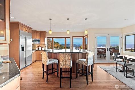 8297 SE 82nd Street Mercer Island WA 98040