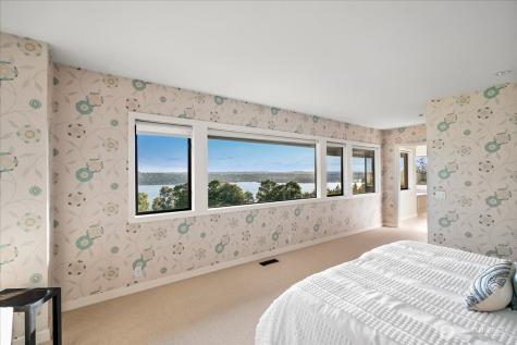 8297 SE 82nd Street Mercer Island WA 98040