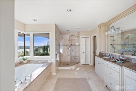 8297 SE 82nd Street Mercer Island WA 98040