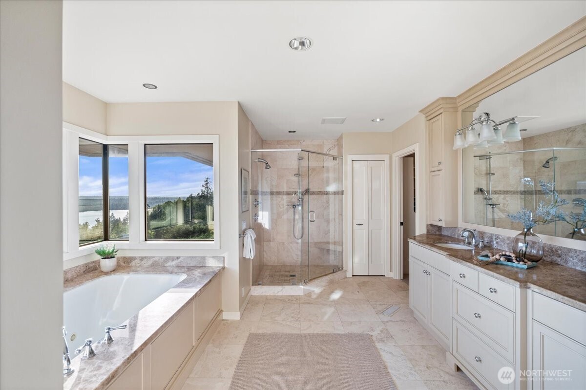 8297 SE 82nd Street Mercer Island WA 98040