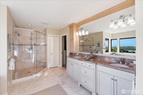 8297 SE 82nd Street Mercer Island WA 98040