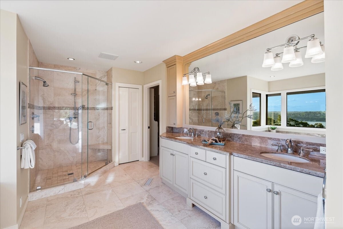 8297 SE 82nd Street Mercer Island WA 98040