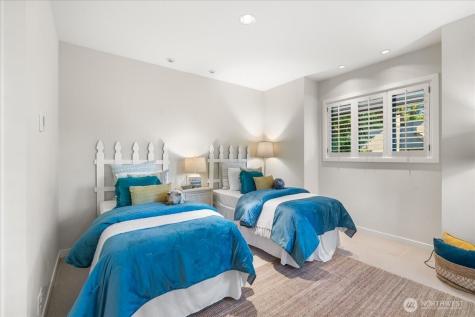 8297 SE 82nd Street Mercer Island WA 98040