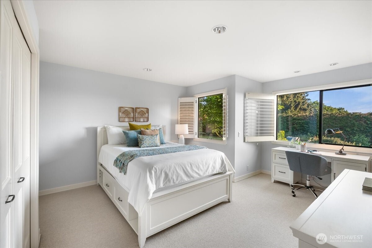 8297 SE 82nd Street Mercer Island WA 98040