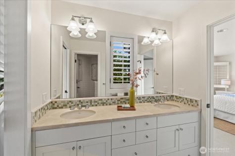 8297 SE 82nd Street Mercer Island WA 98040