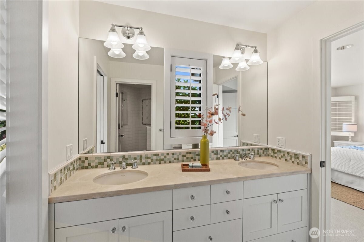 8297 SE 82nd Street Mercer Island WA 98040