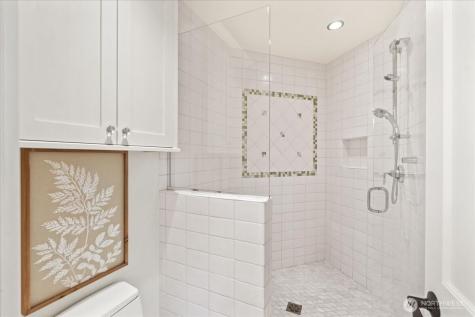 8297 SE 82nd Street Mercer Island WA 98040