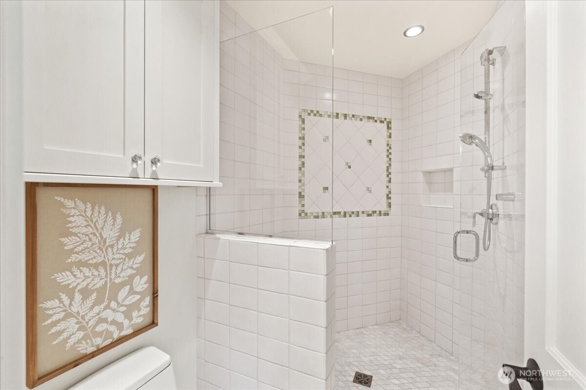 8297 SE 82nd Street Mercer Island WA 98040