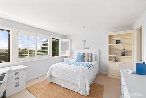 8297 SE 82nd Street Mercer Island WA 98040