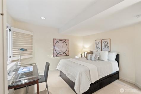 8297 SE 82nd Street Mercer Island WA 98040