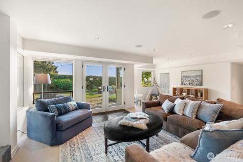 8297 SE 82nd Street Mercer Island WA 98040