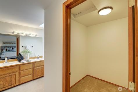 1502 223rd Place NE Sammamish WA 98074