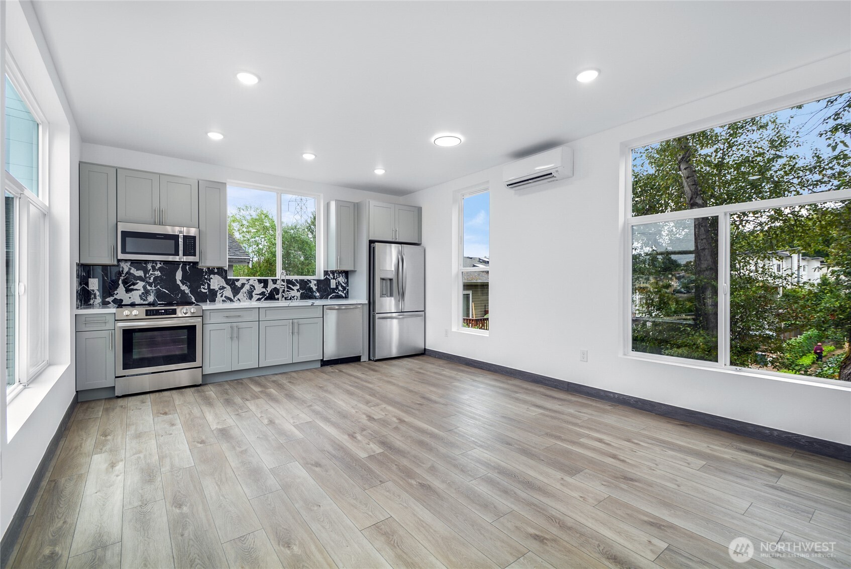 8612 42nd Avenue S Seattle WA 98118