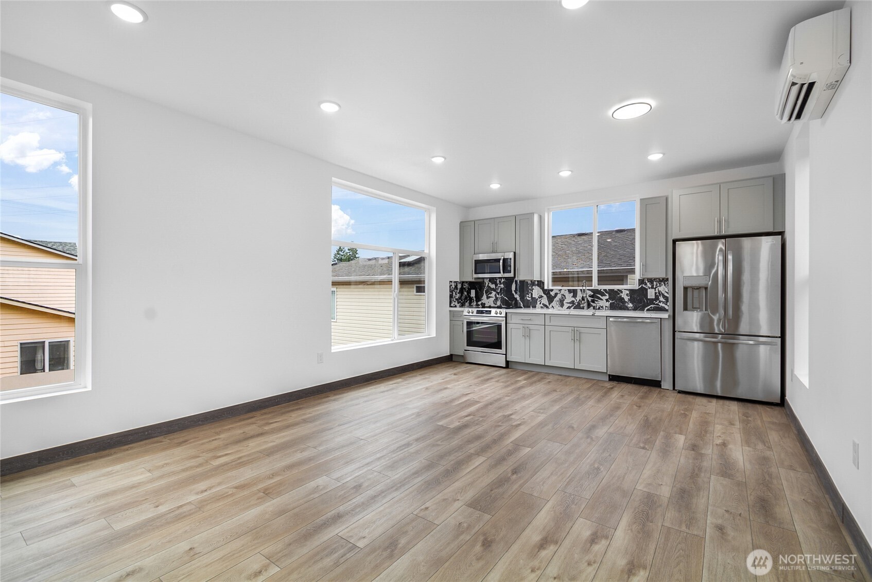8612 42nd Avenue S Seattle WA 98118