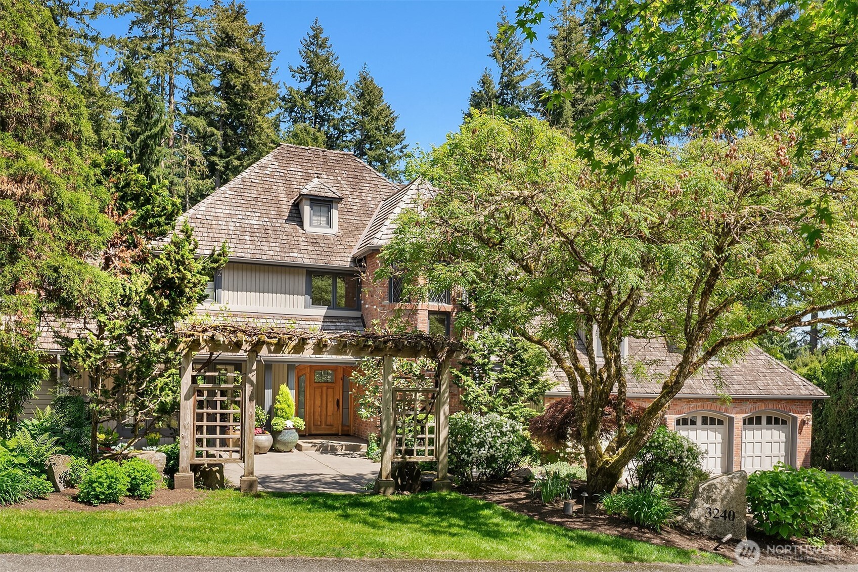 3240 126th Avenue NE Bellevue WA 98005
