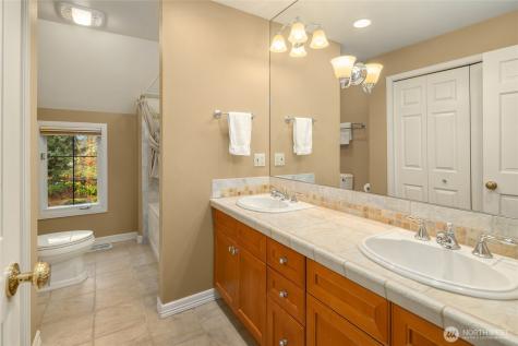 3240 126th Avenue NE Bellevue WA 98005