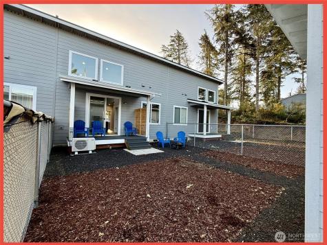 609 Sunset Avenue NE Ocean Shores WA 98569