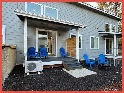 609 Sunset Avenue NE Ocean Shores WA 98569