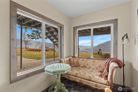 1220 S Webb Place East Wenatchee WA 98802