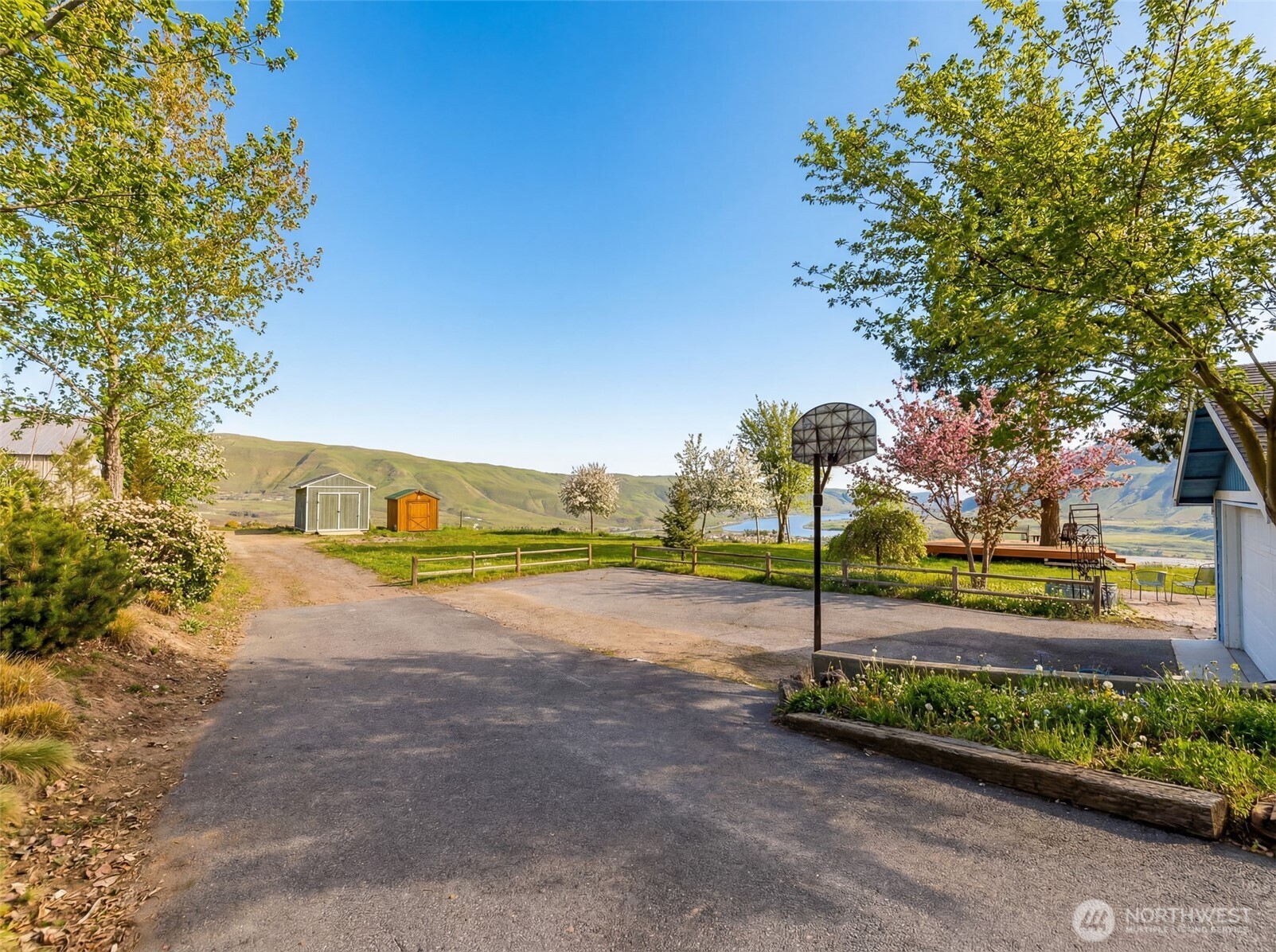 1220 S Webb Place East Wenatchee WA 98802