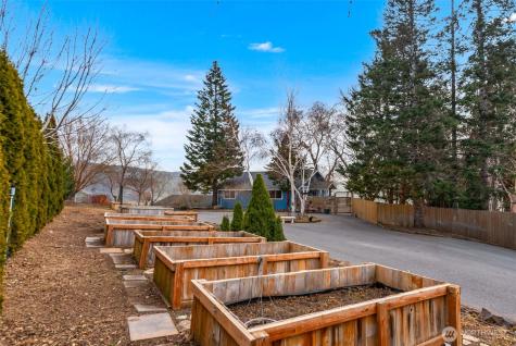 1220 S Webb Place East Wenatchee WA 98802