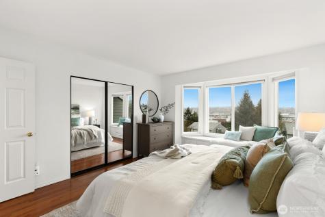 3835 25th Avenue W Seattle WA 98199