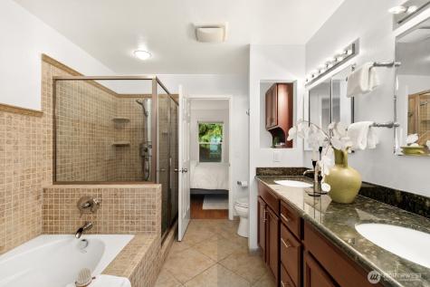 3835 25th Avenue W Seattle WA 98199