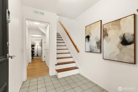 3835 25th Avenue W Seattle WA 98199