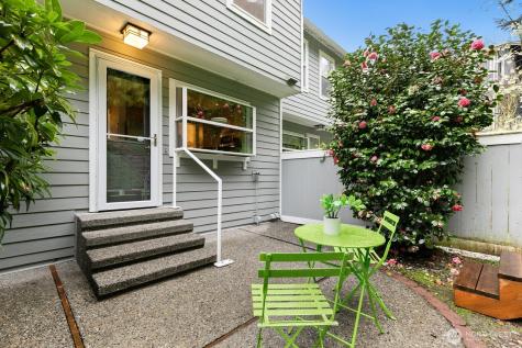 3835 25th Avenue W Seattle WA 98199
