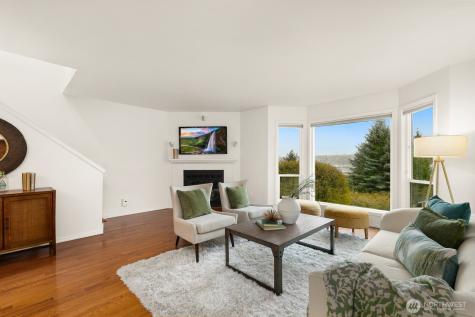 3835 25th Avenue W Seattle WA 98199