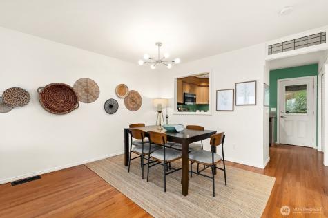 3835 25th Avenue W Seattle WA 98199