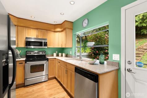 3835 25th Avenue W Seattle WA 98199